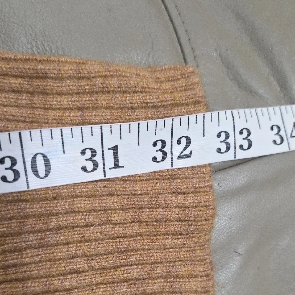 J. Crew Factory Men's  Sweater Wool‎ Blend Golden Caramel Crew Neck Sz L EUC.